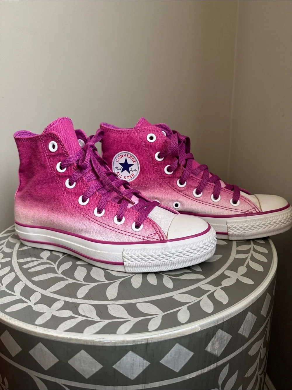 Converse Chuck Taylor High Top Sneakers - Pink Ombre Youth Sz 4